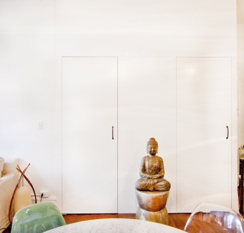Feng Shui expert Anjie Cho shares nine feng shui tips for a tiny apartment.
