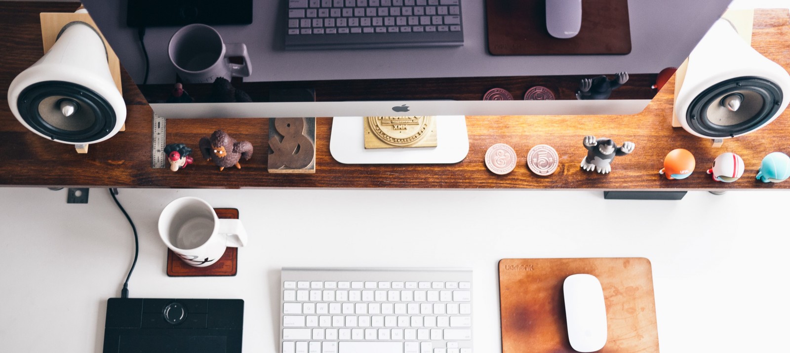 An organized office desk that's clean and decluttered