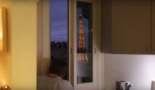 A view of the Eiffel Tower from a bedroom window in Paris, France thanks to French Redditor Lurluberlu’s giant periscope.