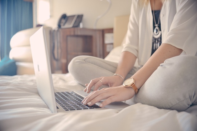 How to share an apartment with a girlfriend: Be respectful of her space and privacy, which includes surfing the web.