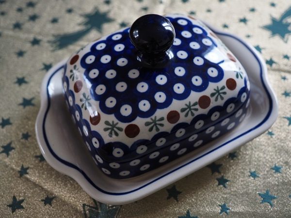 butter dish with knob