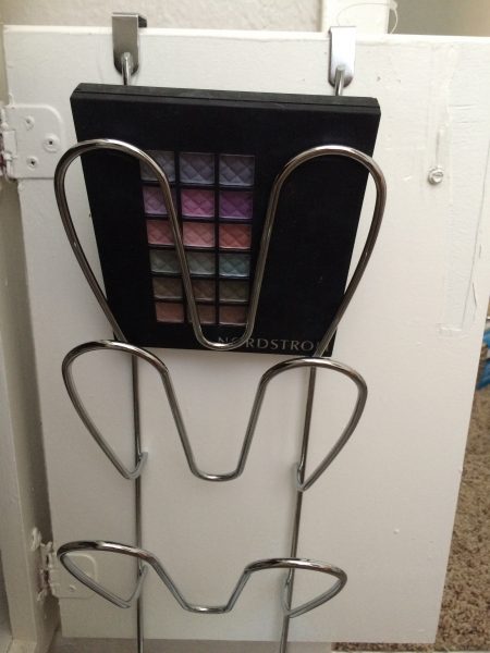 lid rack makeup palette holder