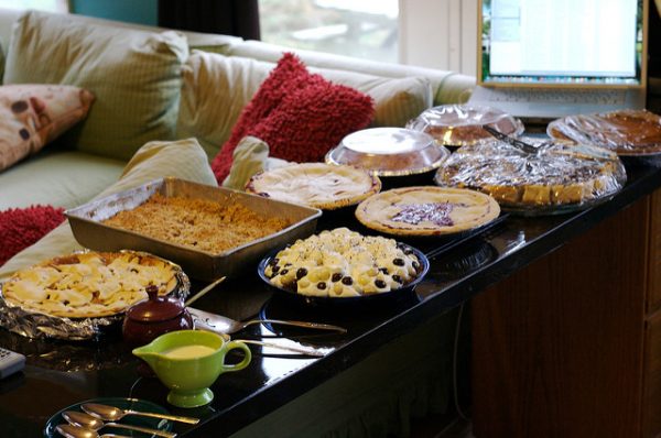 thanksgiving buffet table