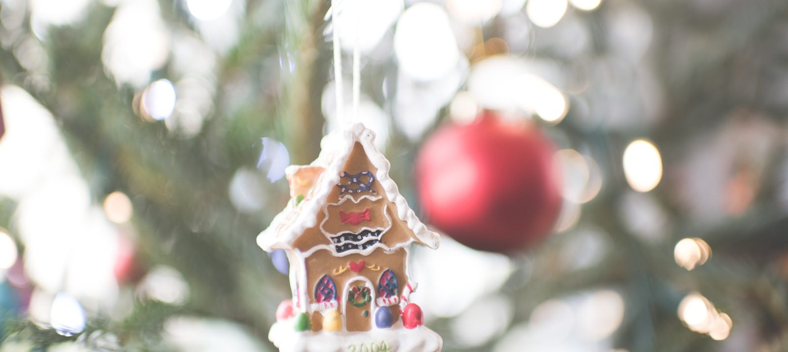 small gingerbread house ornament