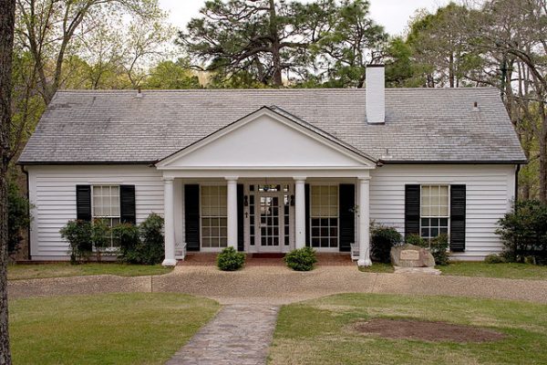 little white house in warm springs, georgia