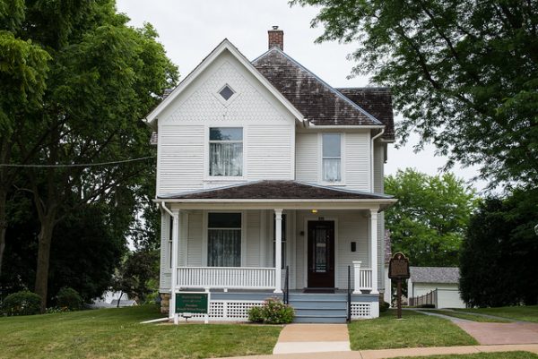 president ronald reagan boyhood home in dixon, illinois