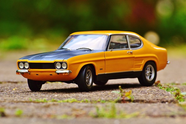 yellow and black ford capri