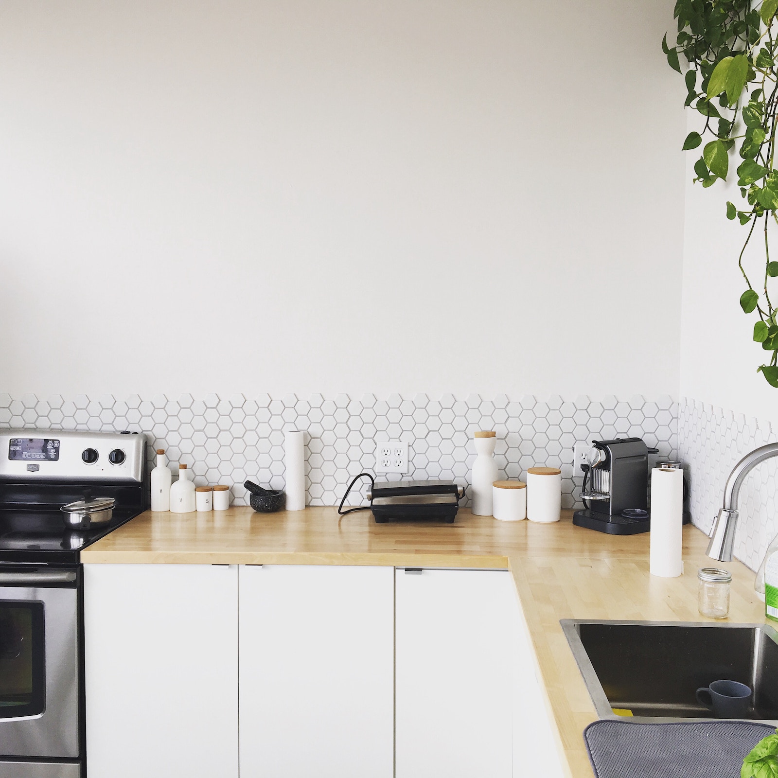 Kitchen storage idea for cups and drink bottles cupboard - The Organised  Housewife