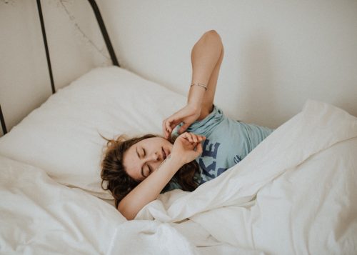 5 Helpful Tips for Better Sleep During the Week