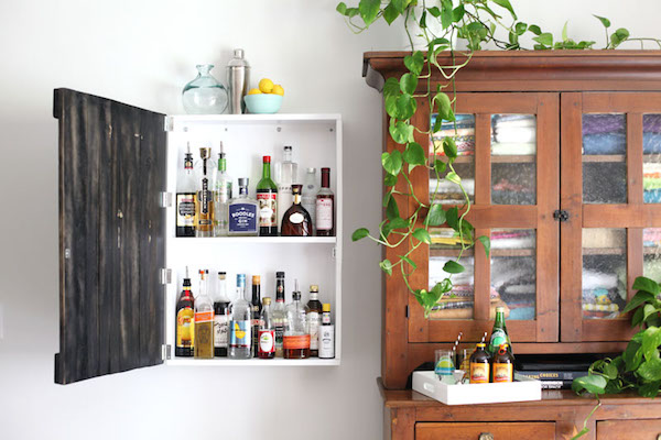 Store All Your Liquor in This Cocktail Bar Steamer Trunk