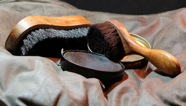 leather shoeshine kit with brush
