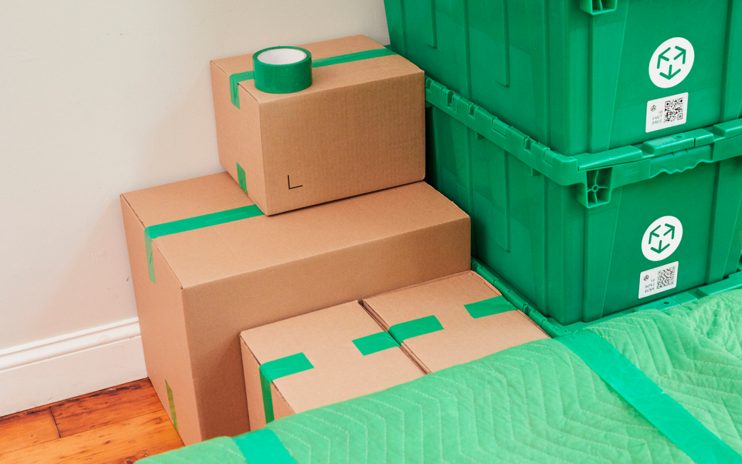 How to Pack Plastic Moving Boxes 