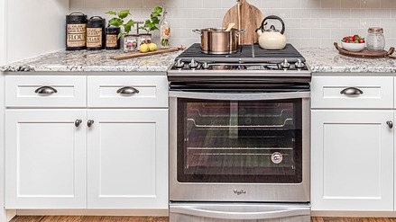 A pristine clean cooking range