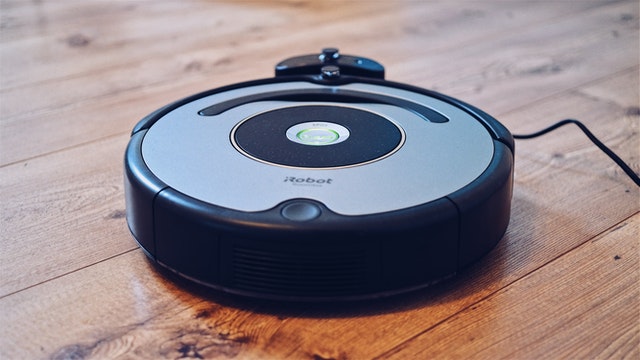An automatic robotic vacuum cleaner