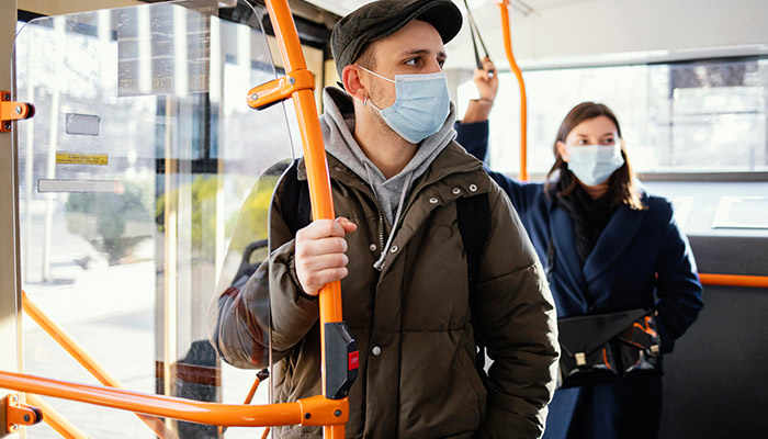 people travel in public transport in toronto